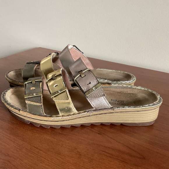 Naot Sandals Metallic Silver Gold Buckle Platform Size 38. US 7,5 - Picture 1 of 4